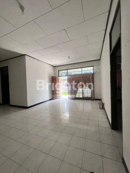 RUMAH YANG TENANG SAYAP MOH. TOHA JARANG ADA