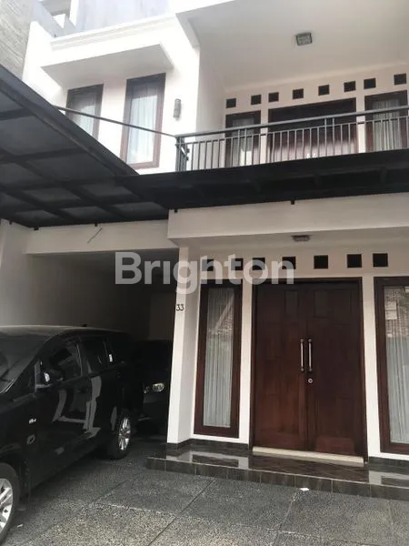 image RUMAH CANTIK MEWAH 2 LANTAI SIAP HUNI (2)