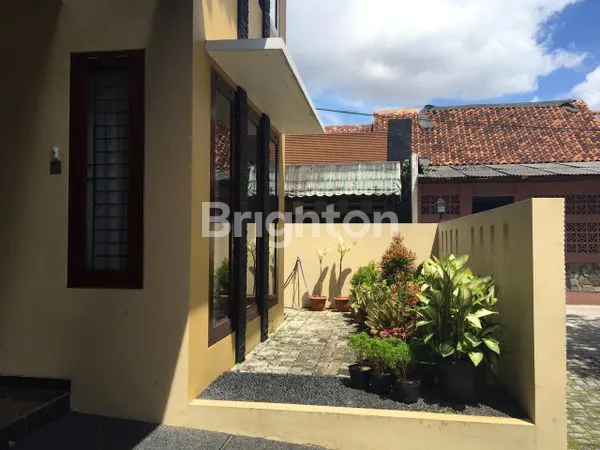 image RUMAH CANTIK MEWAH 2 LANTAI SIAP HUNI (7)