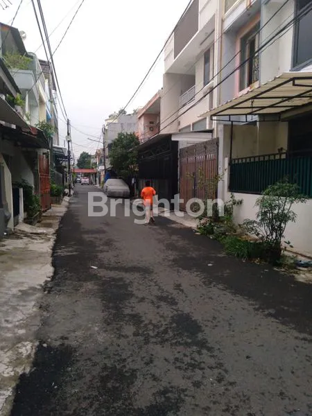 image RUMAH TANJUNG DUREN SELATAN 2 LANTAI JALAN 2 MOBIL (2)