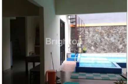image RUMAH ASRI DI LINGKUNGAN YANG NYAMAN ADA KOLAM RENANG (5)