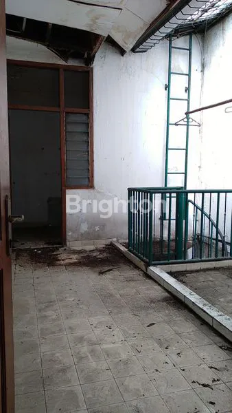 image RUMAH LUAS MURAH LOKASI KEMBANGAN JAKBAR (8)
