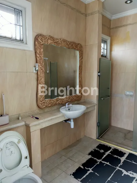 image RUMAH BAGUS SIAP HUNI DI WIISATA BUKIT MAS SURABAYA, BARU RENOVASI, DEKAT CLUB HOUSE (8)