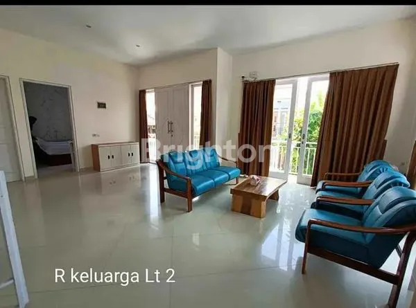 image RUMAH MEWAH DAN NYAMAN DENGAN KOLAM RENANG DI RENON DENPASAR (4)