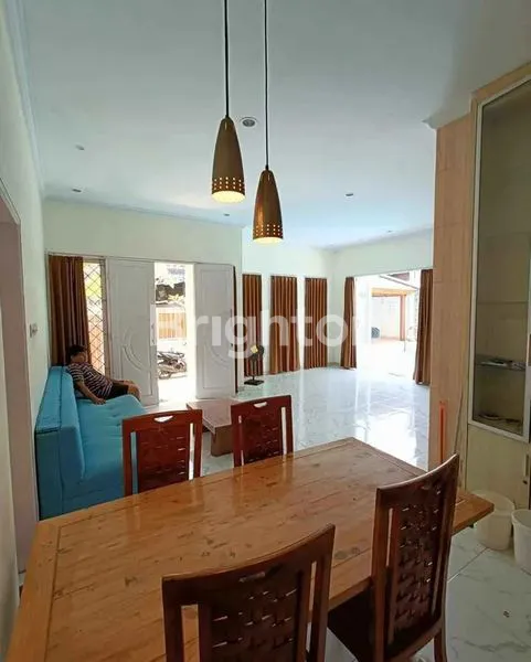 image RUMAH MEWAH DAN NYAMAN DENGAN KOLAM RENANG DI RENON DENPASAR (7)