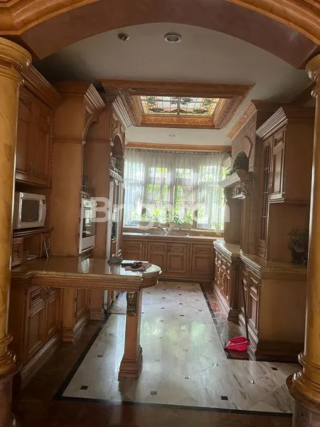 image GRAHA FAMILI RUMAH KLASIK MEWAH (4)