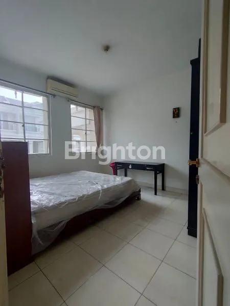 image RUMAH CANTIK 3 LANTAI DI KELAPA GADING (2)