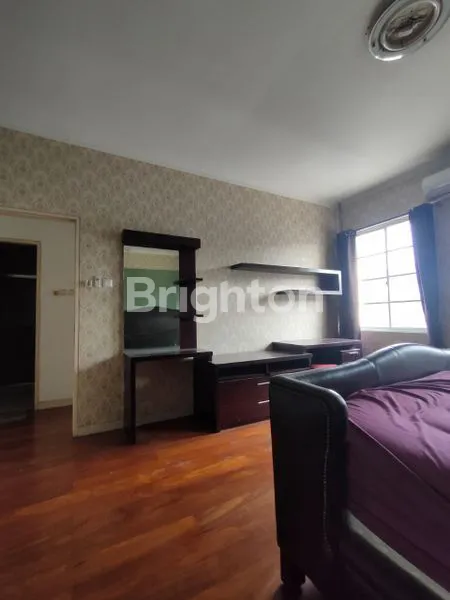 image RUMAH CANTIK 3 LANTAI DI KELAPA GADING (8)