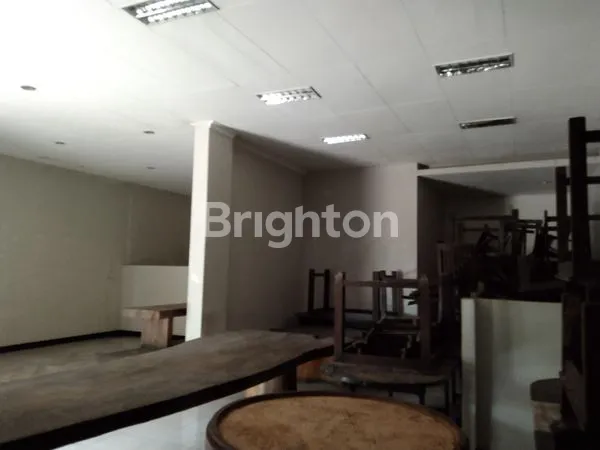 image TOKO STRATEGIS TENGAH PUSAT KOTA. DIKELILINGI PERTOKOAN, PERBANKAN BRI, MANDIRI, BANK BUMI ARTA, DLL (3)