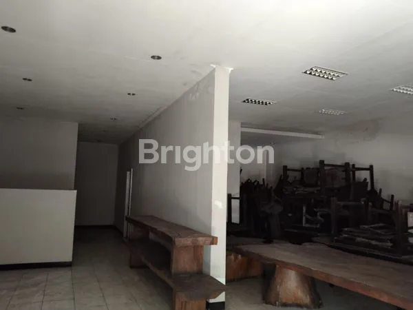 image TOKO STRATEGIS TENGAH PUSAT KOTA. DIKELILINGI PERTOKOAN, PERBANKAN BRI, MANDIRI, BANK BUMI ARTA, DLL (4)