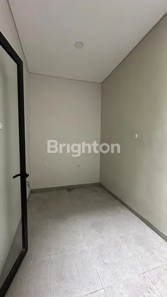 image RUMAH MINIMALIS 2 LT KUTISARI INDAH BARU GRESS ROW JALAN LEBAR (8)