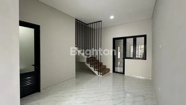image RUMAH MINIMALIS 2 LT KUTISARI INDAH BARU GRESS ROW JALAN LEBAR (4)