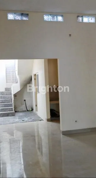 image RUMAH DI NIRWANA EXECUTIVE, ROW JALAN 3MOBIL LEBIH, SURABAYA (5)