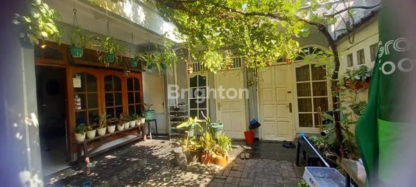 image RUMAH HITUNG TANAH LOKASI SANGAT STRATEGIS DI TENGAH KOTA JAKARTA (2)