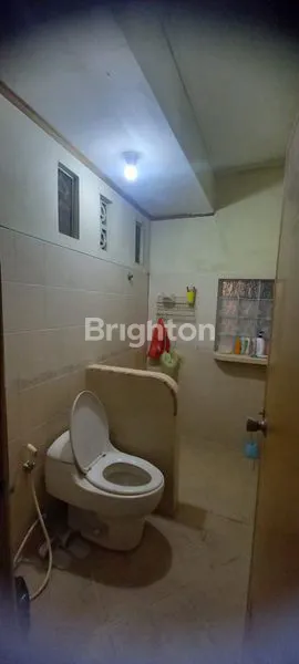 image RUMAH HITUNG TANAH LOKASI SANGAT STRATEGIS DI TENGAH KOTA JAKARTA (7)