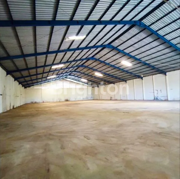 GUDANG STRATEGIS DAN LUAS DI TERBOYO RAYA