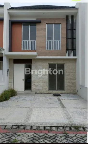 image PERUMAHAN GREENLAND GARBERA MENGANTI GRESIK ONE GATE SYSTEM (1)