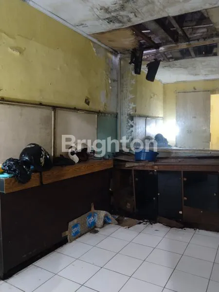 image RUMAH HITUNG TANAH HOEK 1 LANTAI JELAMBAR (4)