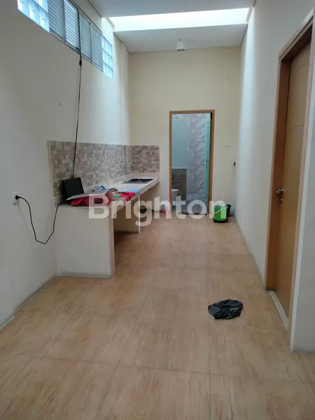 image RUKO 3 LANTAI DI PINGGIR JALAN UTAMA (3)