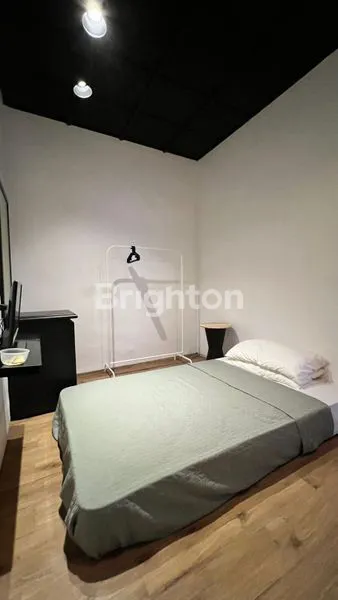 image RUMAH MINIMALIS MEWAH FURNISHED SIAP HUNI DI BARUK UTARA SURABAYA SELANGKAH MERR (8)