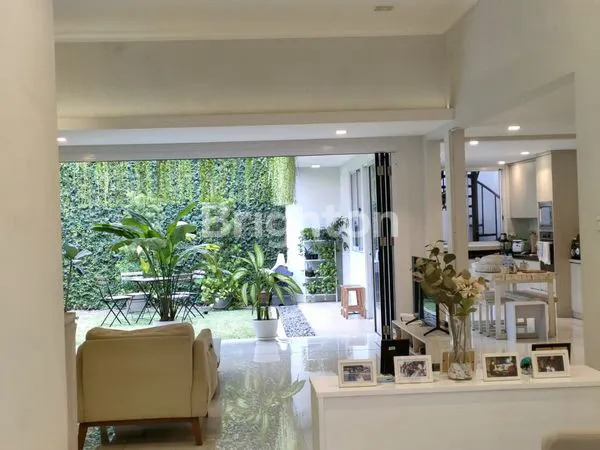 image RUMAH MERUYA UTARA  (3)