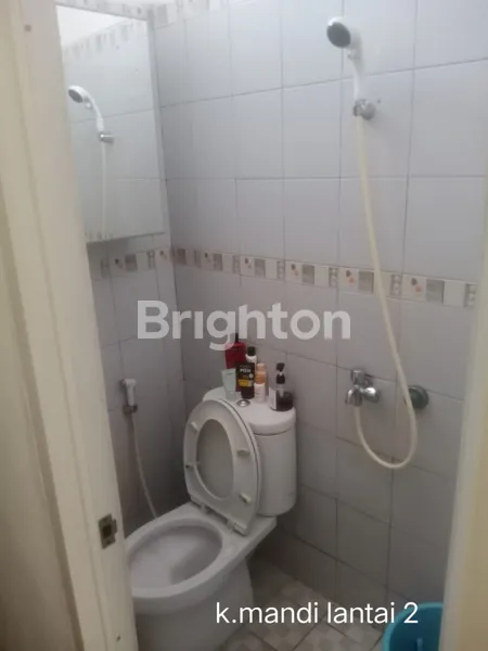 image RUMAH NYAMAN DAN ASRI 3 LANTAI DI JAGAKARSA JAKARTA (6)