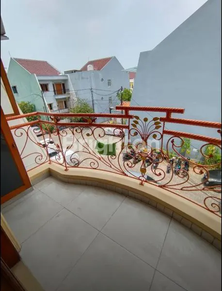 image RUMAH DURI KEPA JAKARTA BARAT - 3 LANTAI & SIAP HUNI (4)