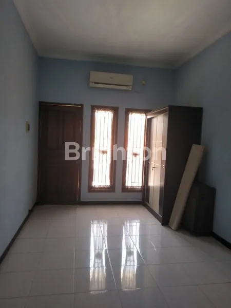 image RUNGKUT ASRI 1,5 LANTAI SEMI FURNISH DEKAT UPN GUNUNG ANYAR, MERR (8)