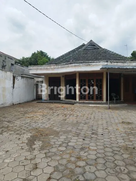 image RUMAH STRATEGIS JALAN DIPONEGORO KEDIRI KOTA (1)