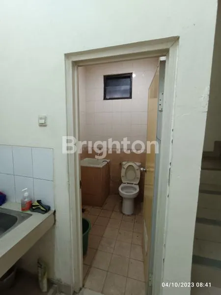 image RUKO 3 LANTAI  UNFURNISHED SIAP PAKAI (6)