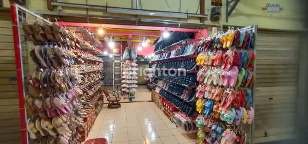 image TOKO 3 JADI SATU DI PASAR KAPAS KRAMPUNG SURABAYA  (2)