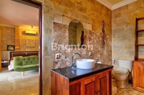 image VILLA KOMERSIAL 4 LANTAI STRATEGIS DEKAT ECHO BEACH CANGGU, BADUNG BALI (8)
