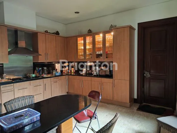 image RUMAH MEWAH DENGAN HALAMAN SANGAT LUAS, 2 LANTAI LEBAK BULUS JAKARTA SELATAN (8)