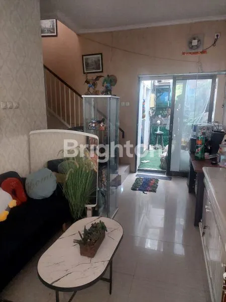 image RUMAH GRES SIAP HUNI 2 LANTAI LINGKUNGAN BAGUS DAN BERSIH ONE GATE SYSTEM (8)