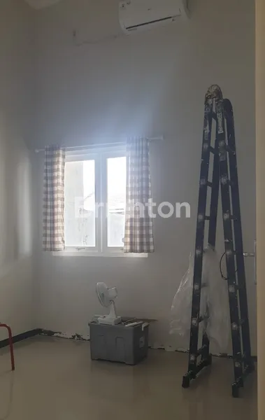 image MINIMALIS ROW 12M, DEKAT TOLL, SIAP PAKAI, 600JUTA AN* (2)