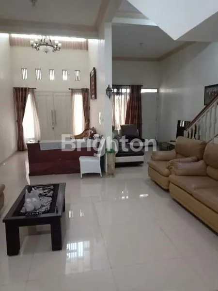 image RUMAH HOOK 2 LANTAI GRAHA GOLF ARAYA MALANG (2)