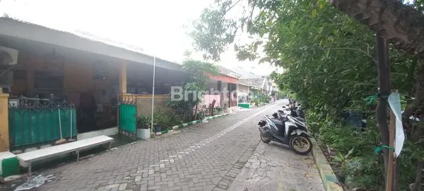 image RUMAH BABATAN WIYUNG DEPAN FASUM (1)
