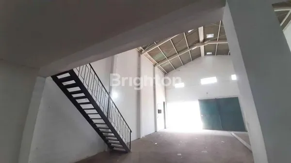 image GUDANG LEBAK TIMUR SURABAYA (6)