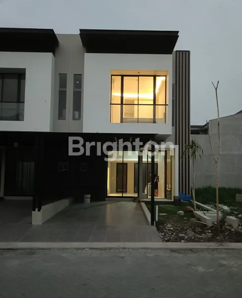 image RUMAH NORTHWEST CENTRAL CITRALAND SURABAYA (2)