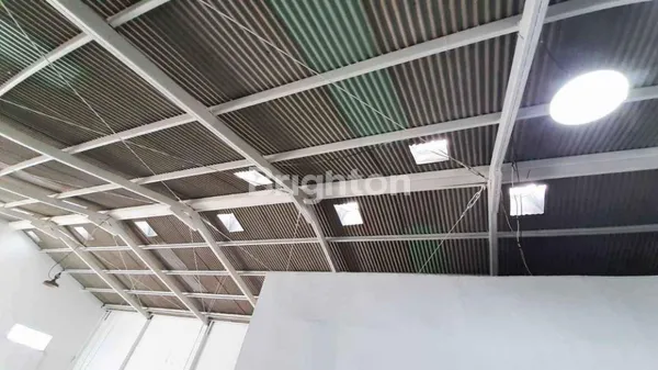 image GUDANG LEBAK TIMUR SURABAYA (7)