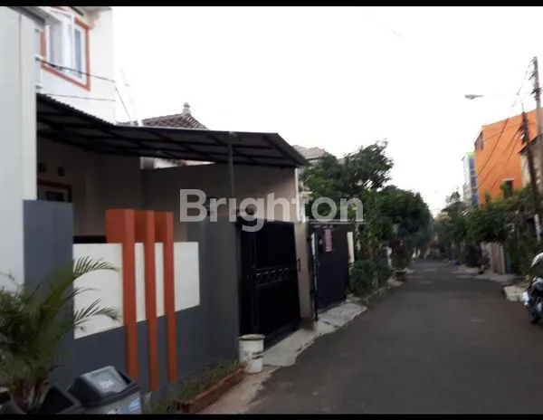 image HUNIAN NYAMAN 2 LANTAI SIAP HUNI DEKAT DENGAN STASIUN (1)