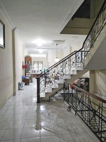 image RUKO 4,5 LANTAI LUAS 4,75 METER DAN PANJANG 25 METER DAERAH JALAN THAMRIN UJUNG - SIAP HUNI - LOKASI STRATEGIS (3)