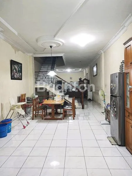 image RUKO 4,5 LANTAI LUAS 4,75 METER DAN PANJANG 25 METER DAERAH JALAN THAMRIN UJUNG - SIAP HUNI - LOKASI STRATEGIS (4)