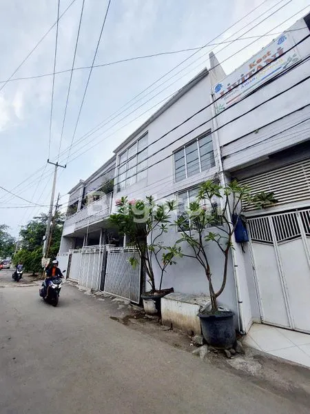 image RUMAH KOST FURNISH AKTIF BAGUS UNTUK INVESTASI CIREBON PLUS CAFENYA (1)