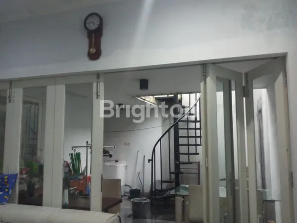 image RUMAH MINIMALIS DI KETINTANG (3)