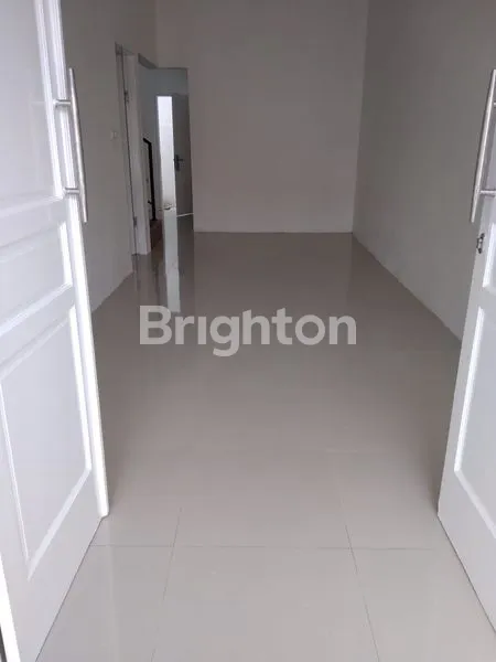 image RUMAH BARU 2 LANTAI RUNGKUT MENANGGAL (3)