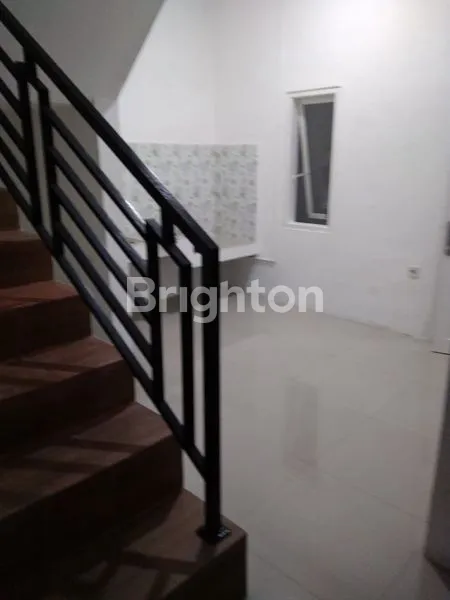 image RUMAH BARU 2 LANTAI RUNGKUT MENANGGAL (4)