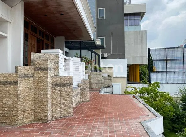 image ISTIMEWA RUMAH KOMERSIAL PUSAT KOTA SURABAYA, 3 MENIT KE TUNJUNGAN PLAZA (6)