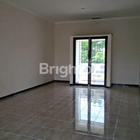 image RUKO 2 LANTAI DI JALAN URIP SUMOHARDJO, KEDIRI (2)