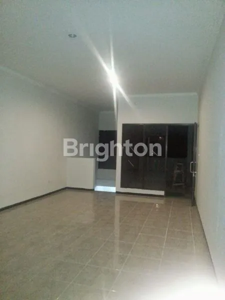 image RUKO 2 LANTAI DI JALAN URIP SUMOHARDJO, KEDIRI (4)